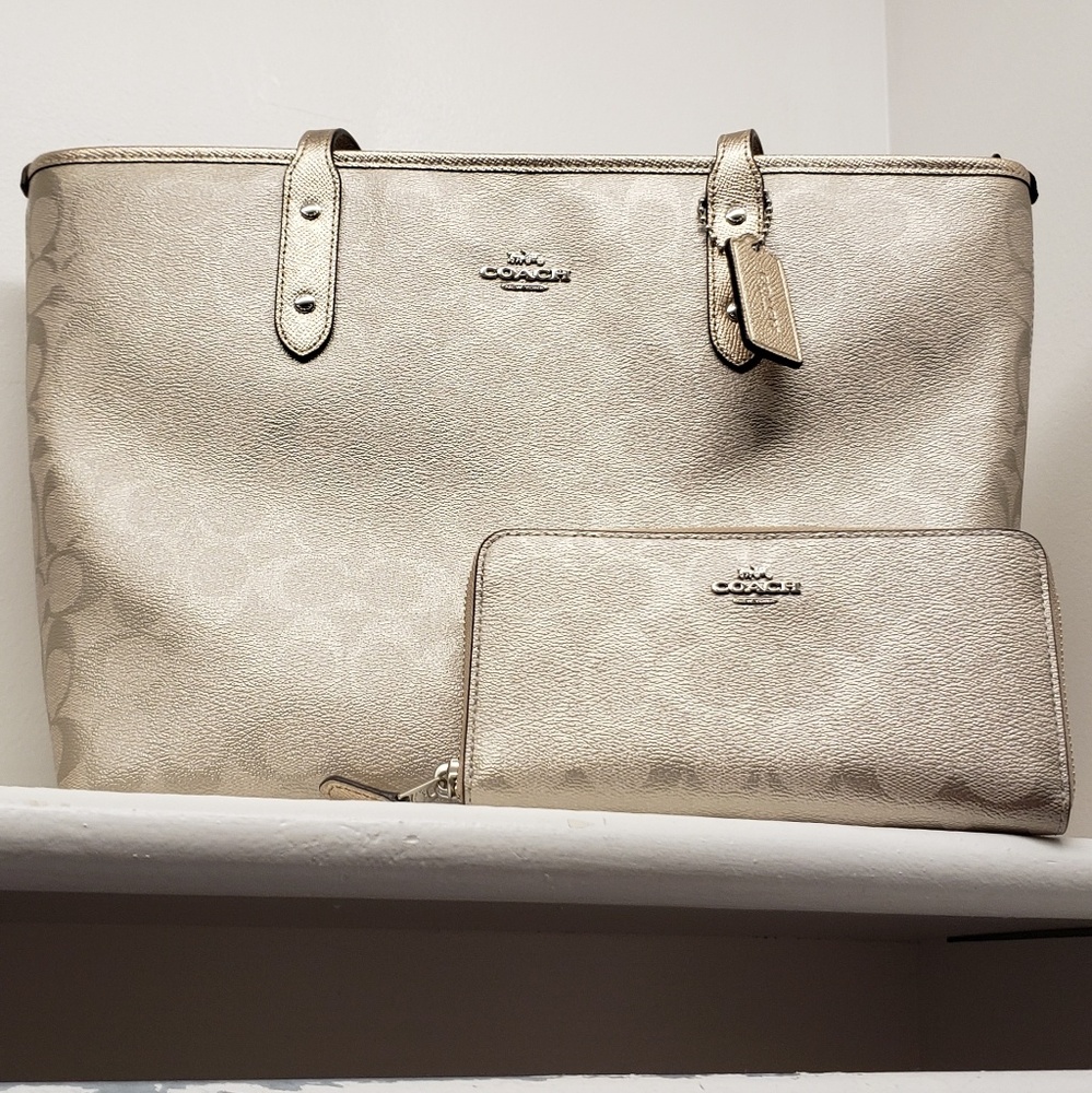 New Coach purse with matching wallet